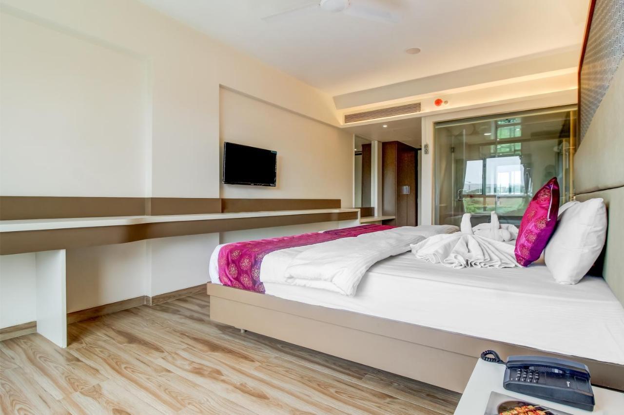 Grand Mookambika Hotel Navi Mumbai Ngoại thất bức ảnh