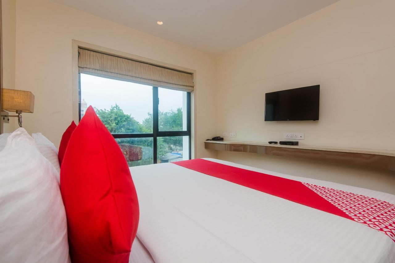 Grand Mookambika Hotel Navi Mumbai Ngoại thất bức ảnh